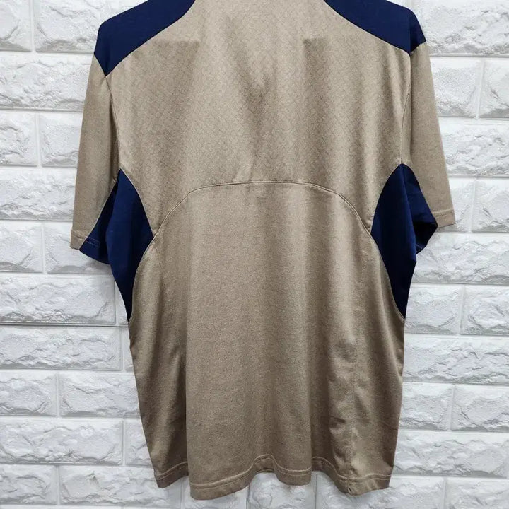 [SOLD OUT] 콜핑 반팔  기능성 반집업티 105사이즈 k573