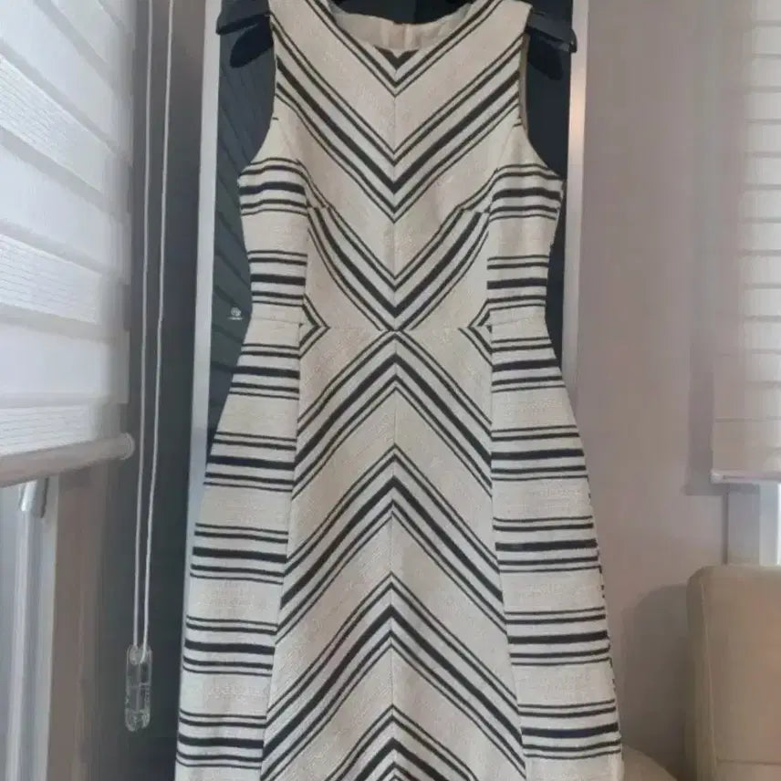 [SOLD OUT] (최종) h&amp;m 프리미엄라인 정장 스타일 원피스 44~마른55