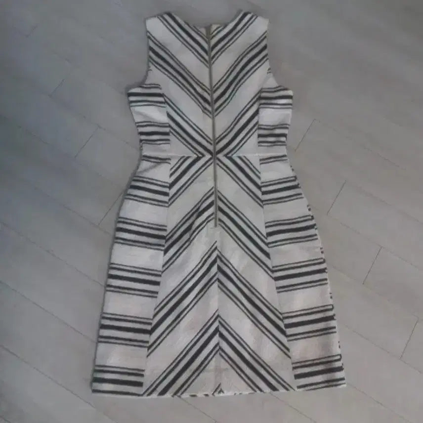 [SOLD OUT] (최종) h&amp;m 프리미엄라인 정장 스타일 원피스 44~마른55