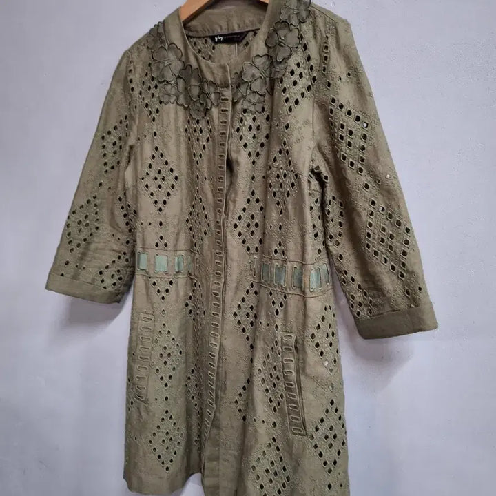 [SOLD OUT] givy VID STOCKHOLM 카키색 6부 자켓 S