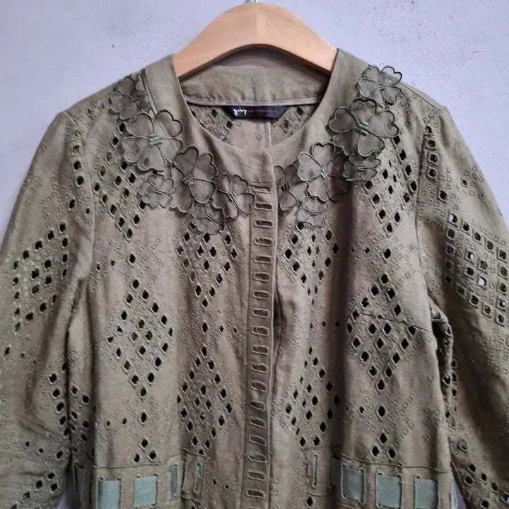 [SOLD OUT] givy VID STOCKHOLM 카키색 6부 자켓 S