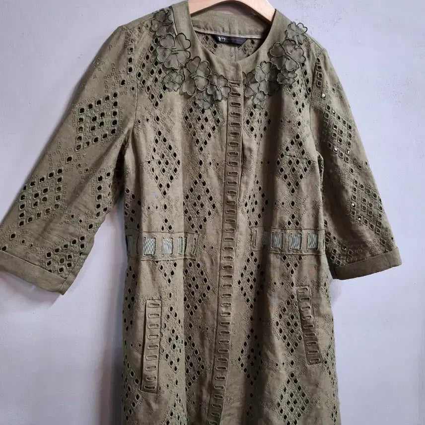 [SOLD OUT] givy VID STOCKHOLM 카키색 6부 자켓 S