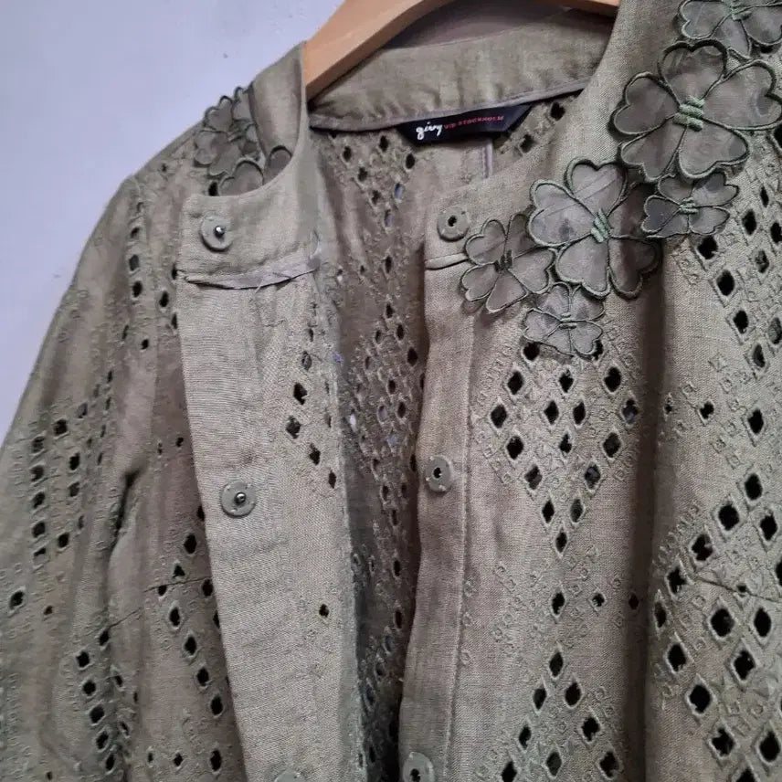 [SOLD OUT] givy VID STOCKHOLM 카키색 6부 자켓 S