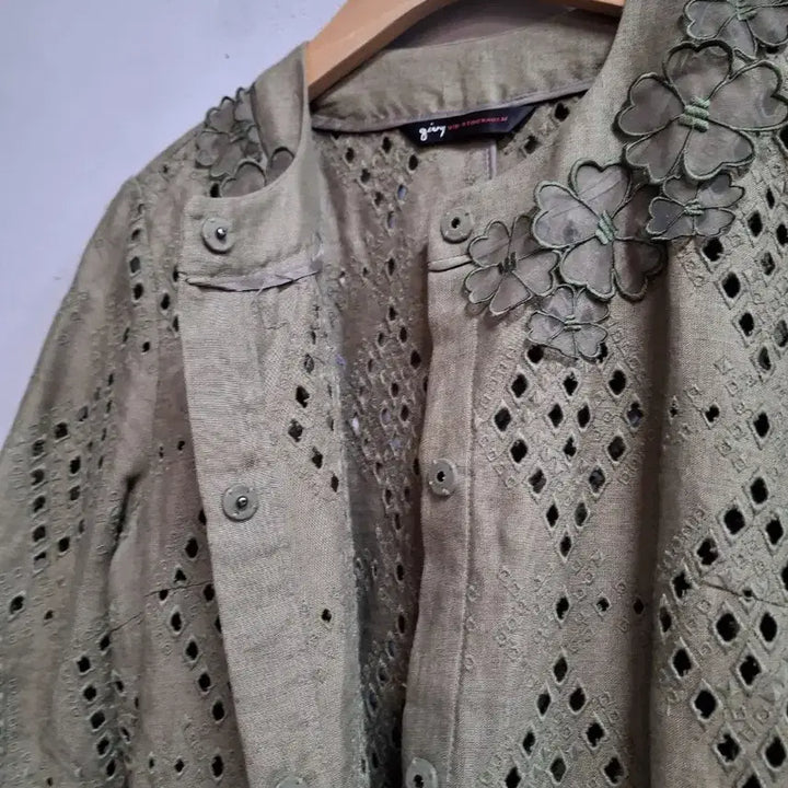 [SOLD OUT] givy VID STOCKHOLM 카키색 6부 자켓 S
