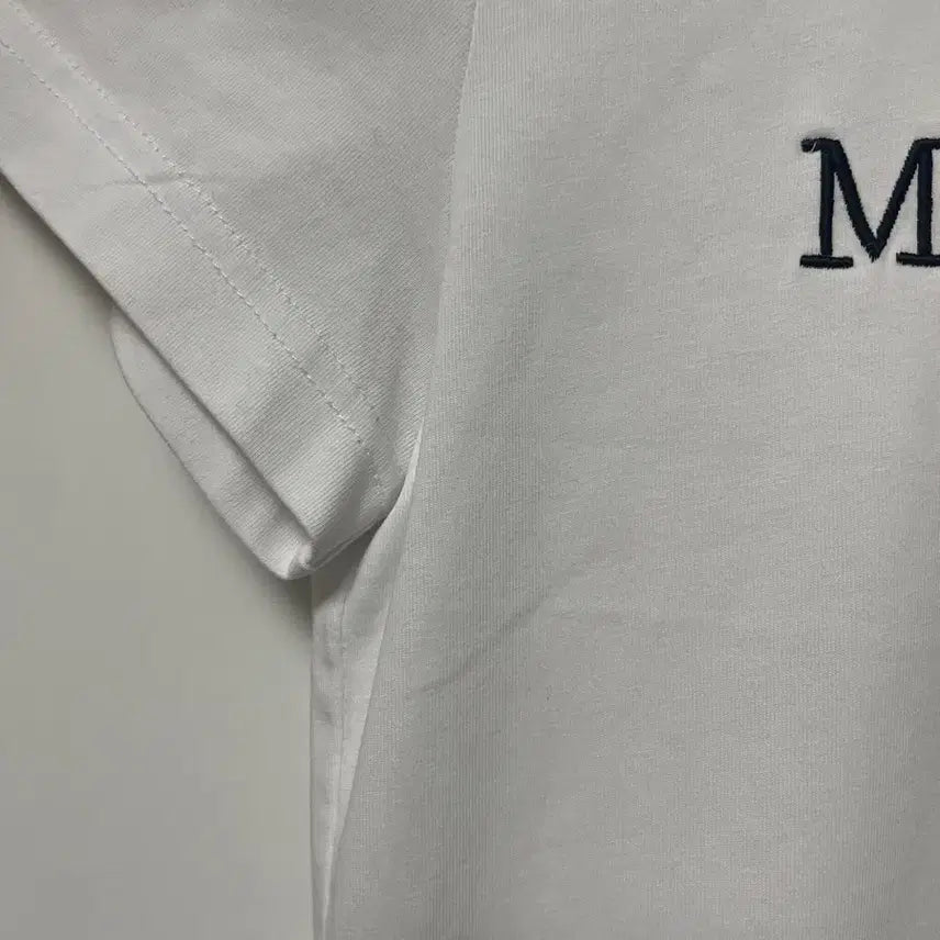 [SOLD OUT] 마뗑킴 자수로고 크롭탑