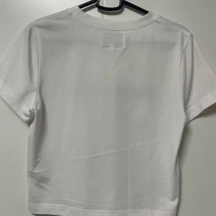 [SOLD OUT] 마뗑킴 자수로고 크롭탑