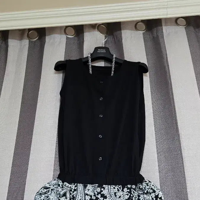 [BUNJANG] Black Paisley Jumpsuit - Free Size / 블랙 민소매 점프수트 페이즐리 패턴 팬츠free