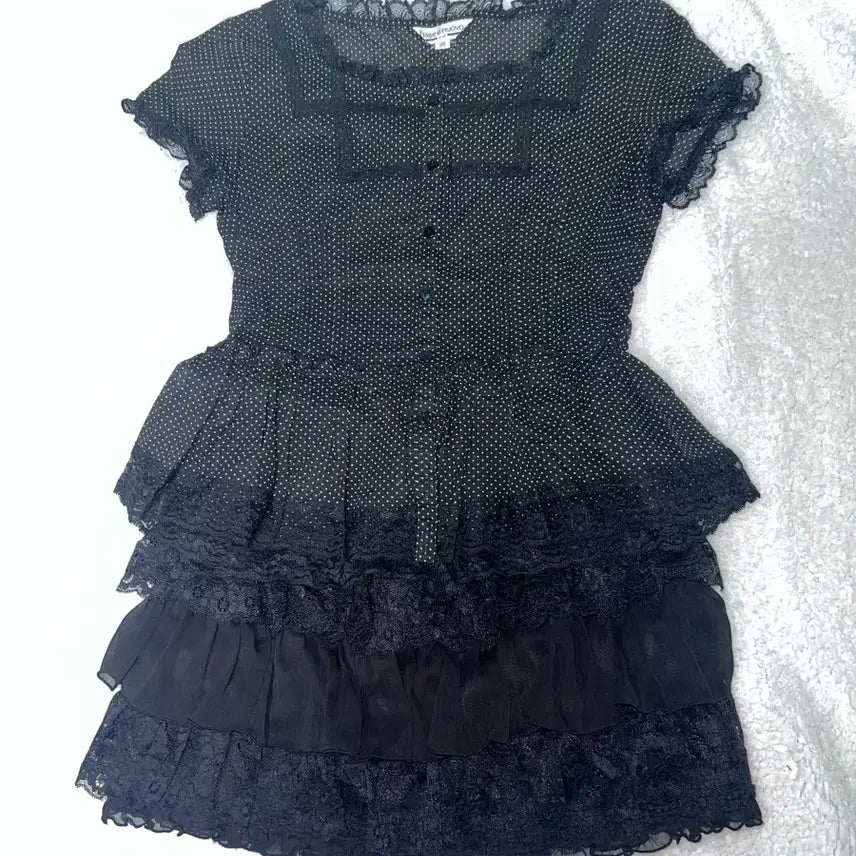 [SOLD OUT] 도트 프릴 블라우스 스커트 일본 빈티지 오네갸루 공겜여주 다크코어 갸루