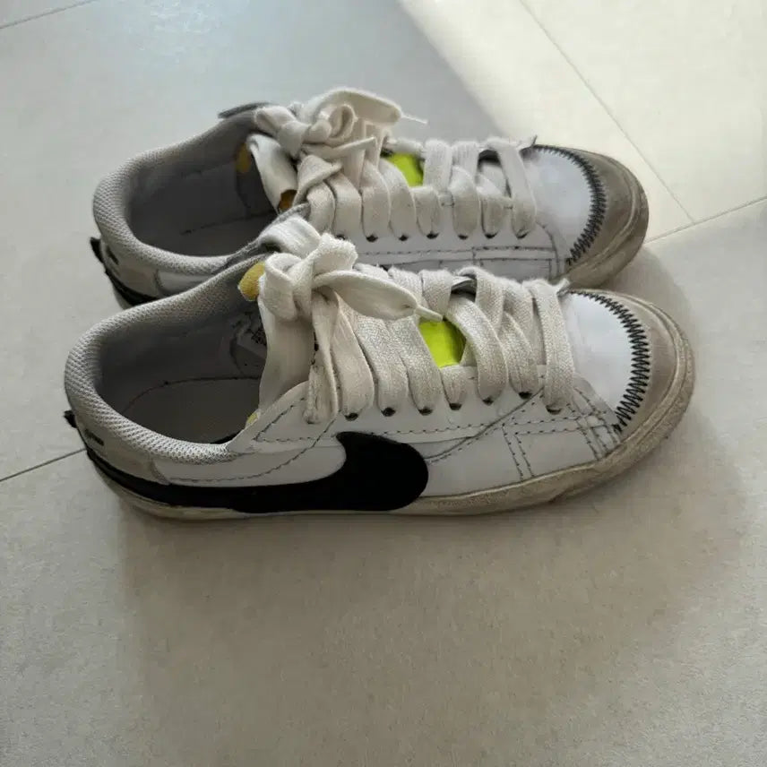 [BUNJANG] Nike Tennis Shoes 240 / 나이키운동화 240