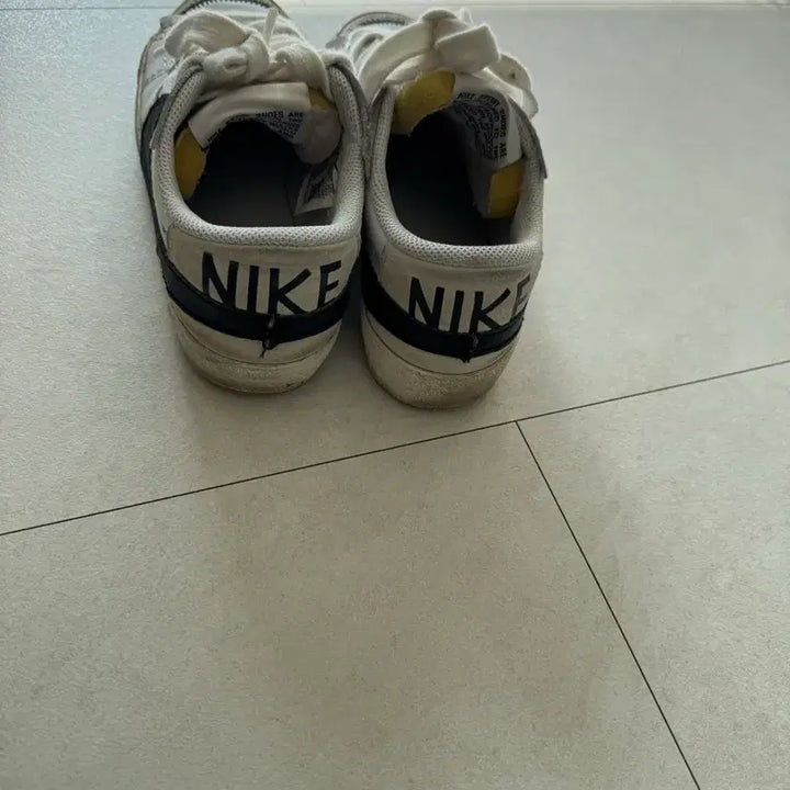 [BUNJANG] Nike Tennis Shoes 240 / 나이키운동화 240