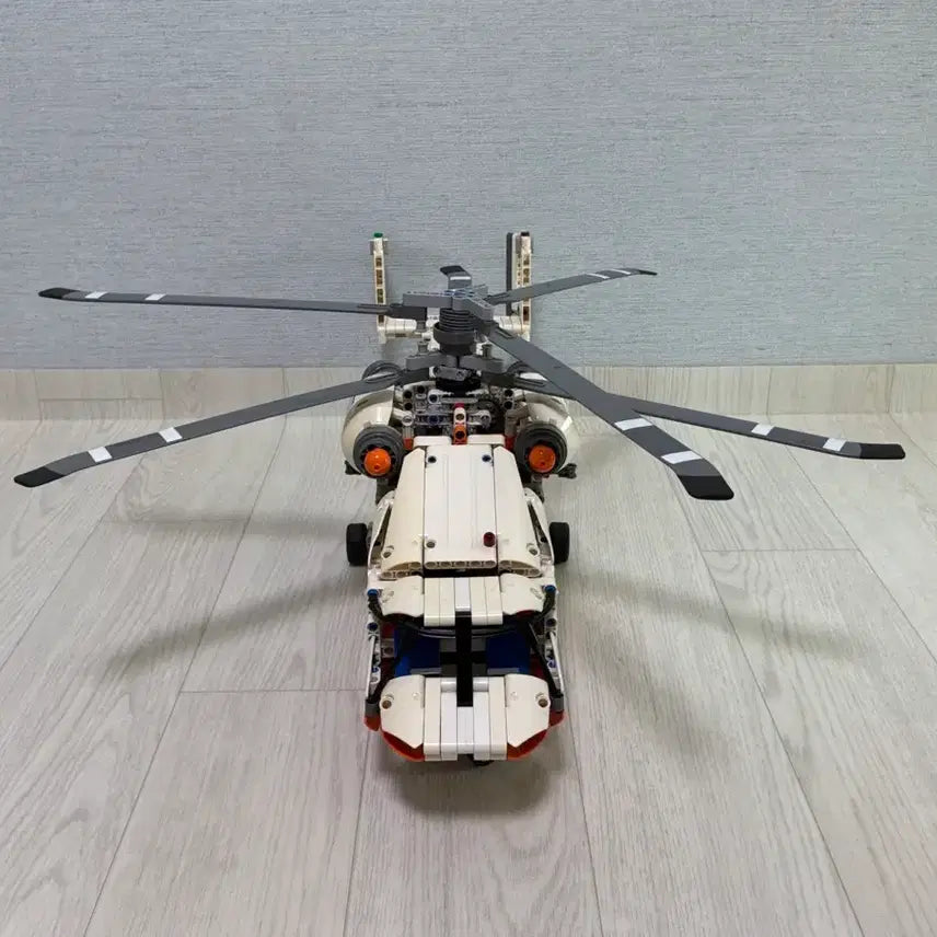[BUNJANG] Lego Technic 42052 Heavy Lift Helicopter / 레고 테크닉 42052 헤비 리프트 헬리콥터 (구동 완벽, 변색 감안)