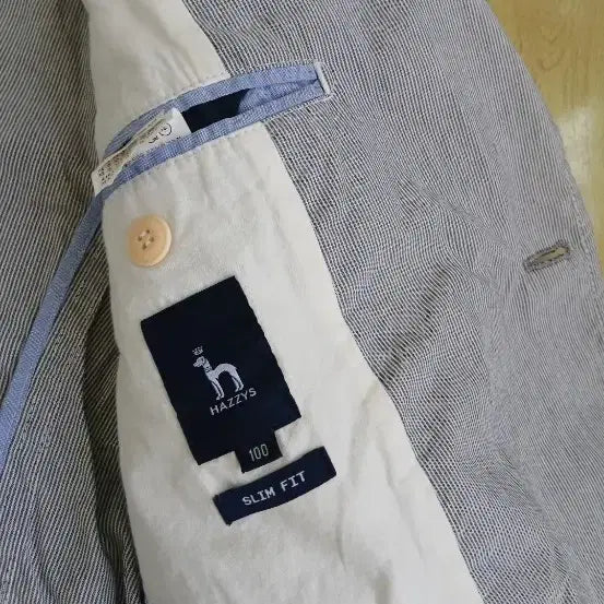 [SOLD OUT] 헤지스스트라이프 자켓   슬림핏  95