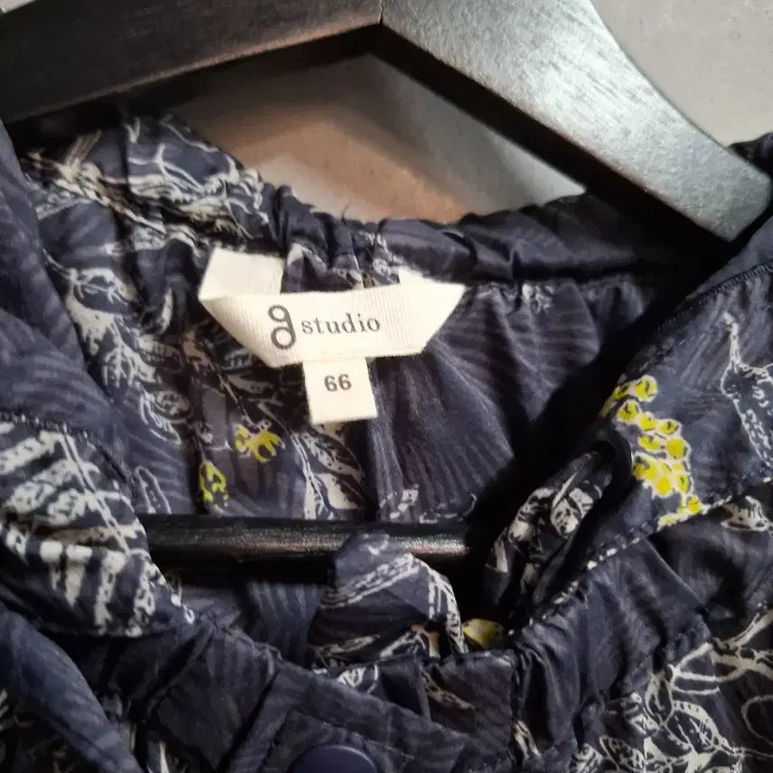 [SOLD OUT] g studio 여성 바람막이 66