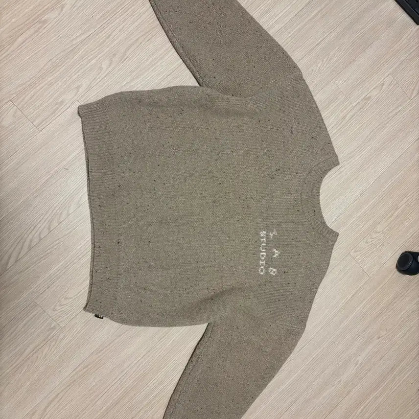 [BUNJANG] IAB Studio Sadler House Knit Plain L / 아이앱 세들러하우스 니트 플레인 L