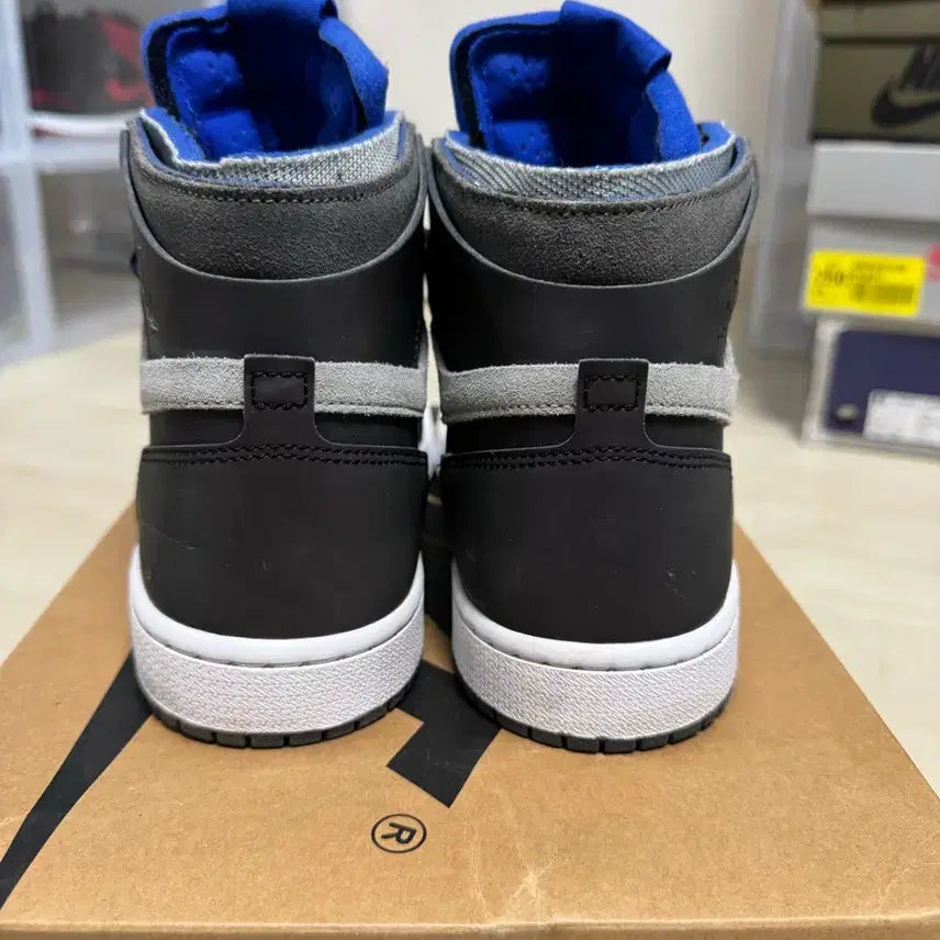 [BUNJANG] Nike Jordan 1 League of Legends Zoom Air CMFT Esports Sneakers / 나이키 조던1 리그 오브 레전드 줌 에어 컴포트 E스포츠 255