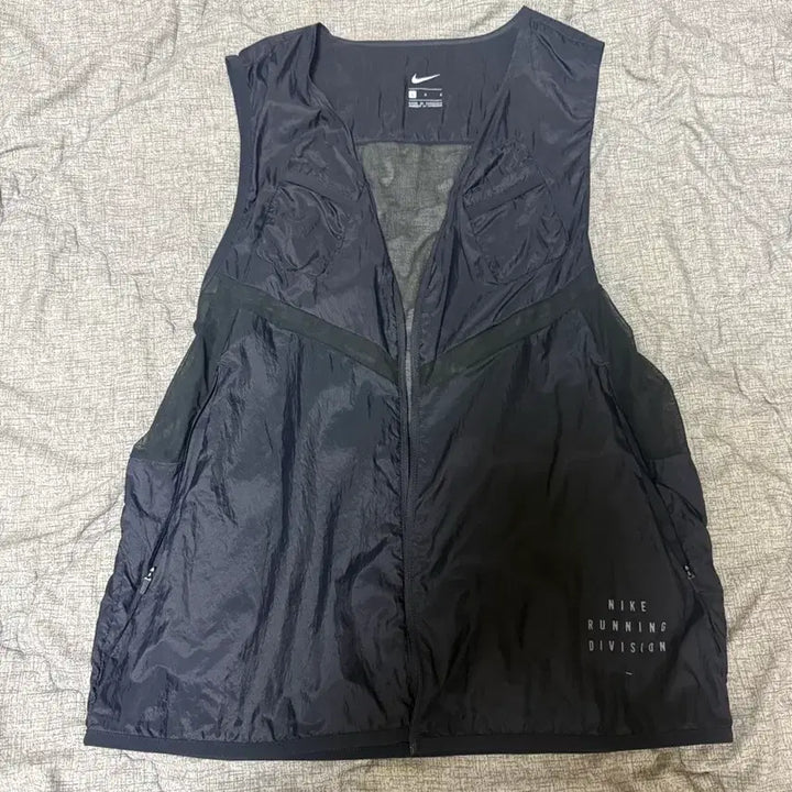 [SOLD OUT] 나이키 러닝 디비전 조끼 DA1320-010 L사이즈