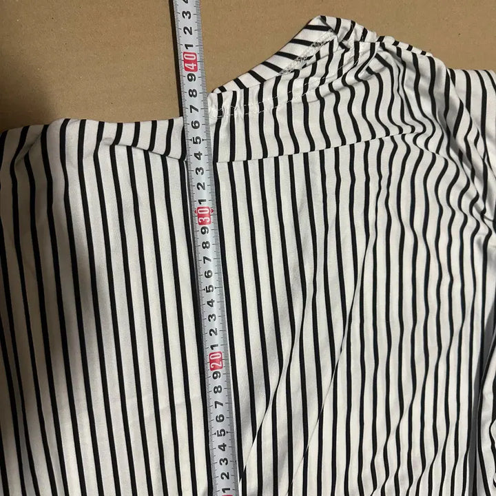 [SOLD OUT] 여성 오프숄더 스트라이프 티셔츠 미사용