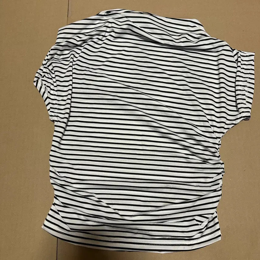 [SOLD OUT] 여성 오프숄더 스트라이프 티셔츠 미사용