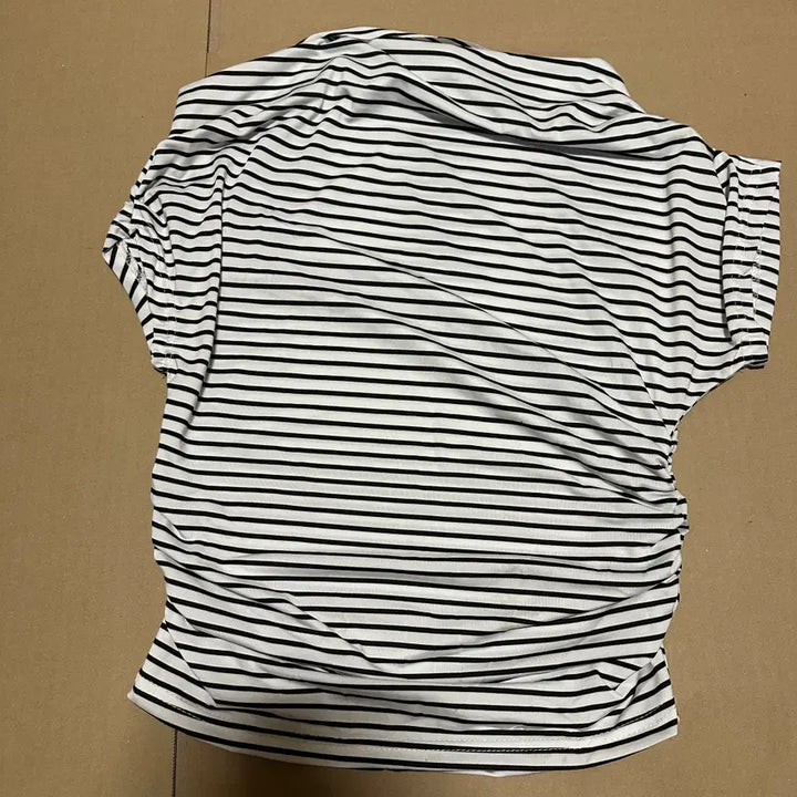 [SOLD OUT] 여성 오프숄더 스트라이프 티셔츠 미사용
