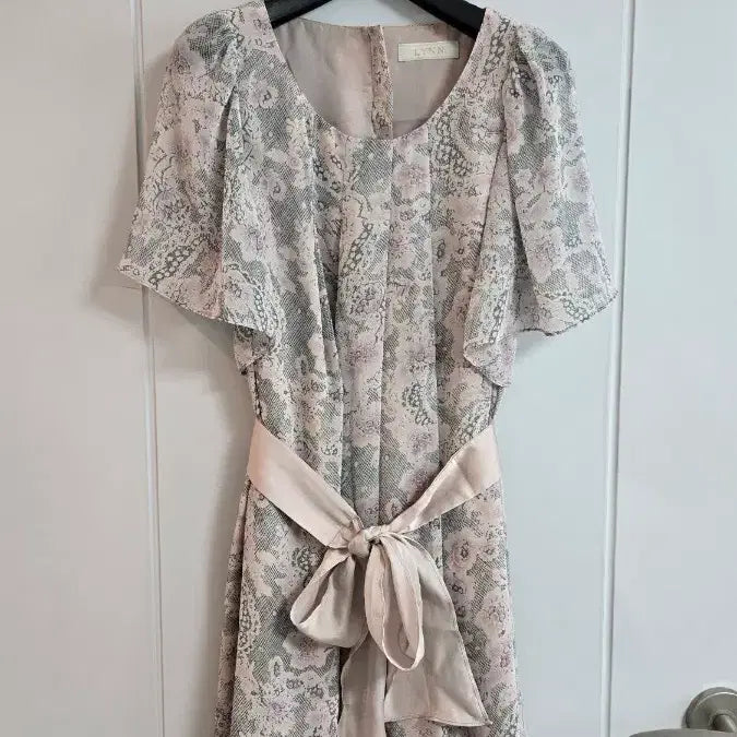 [BUNJANG] LYNN Floral Chiffon Dress with Ribbon Belt / LYNN 린 플라워 쉬폰 원피스 리본벨트