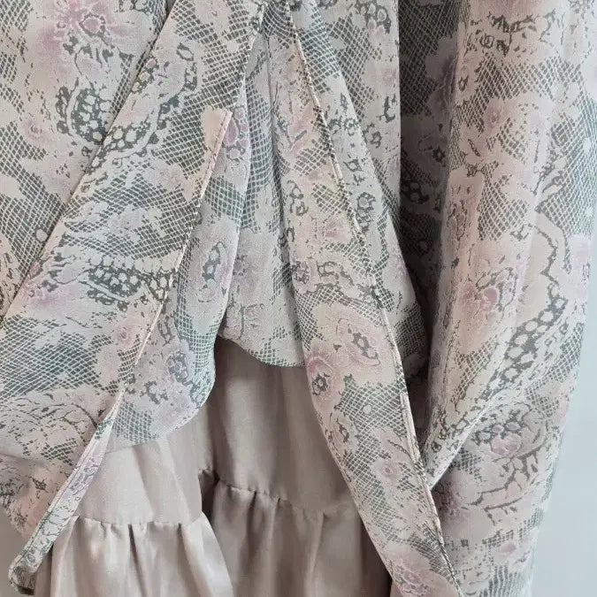 [BUNJANG] LYNN Floral Chiffon Dress with Ribbon Belt / LYNN 린 플라워 쉬폰 원피스 리본벨트
