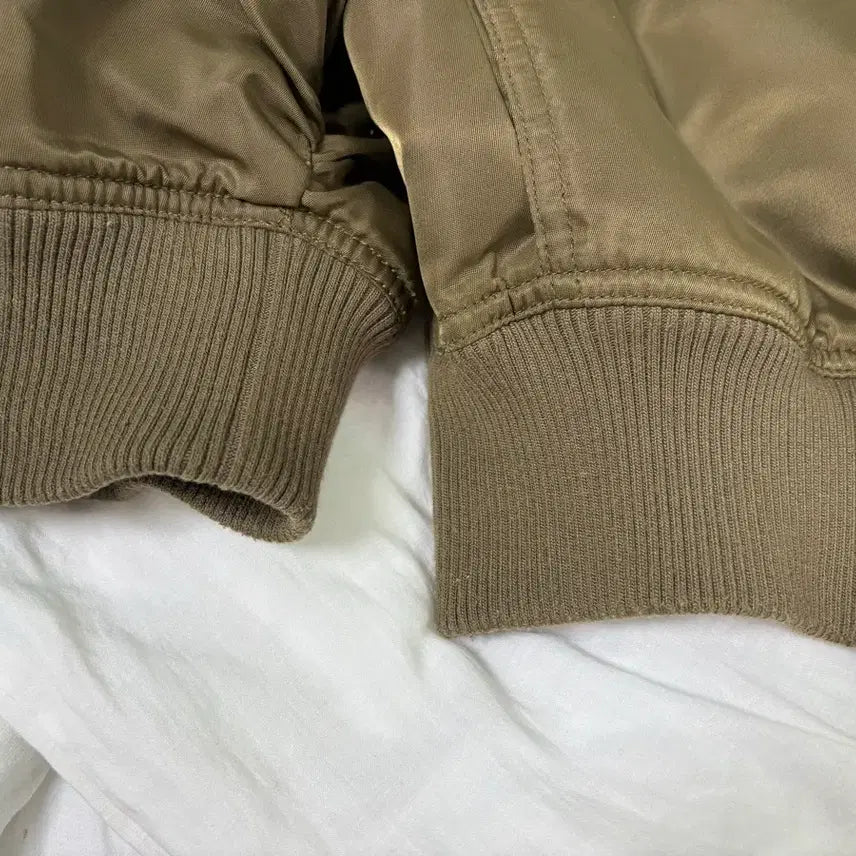 [BUNJANG] Low Classic Khaki Bomber Jacket / 로우클래식 카키 봄버자켓