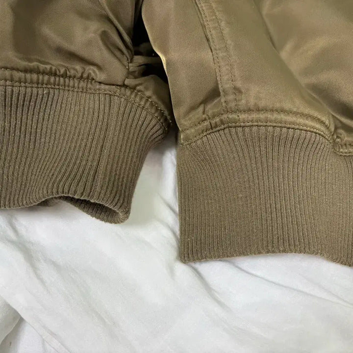 [BUNJANG] Low Classic Khaki Bomber Jacket / 로우클래식 카키 봄버자켓