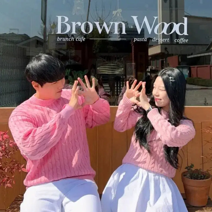 [BUNJANG] Mongshel Couple Semi-Crop Cable Knit Top / 봄 커플 시밀러룩 몽쉘커플 세미크롭 케이블 니트 피크먼트 오버핏  벚꽃