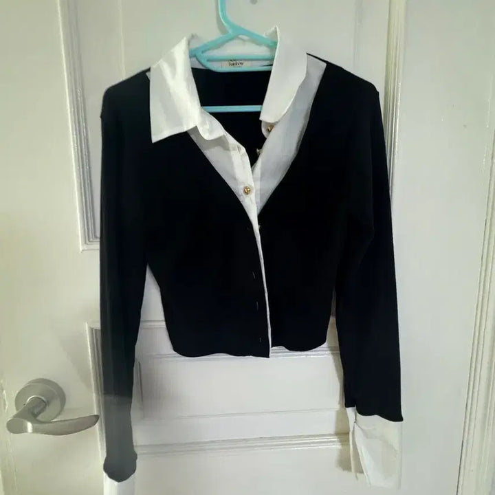 [BUNJANG] Black and White Color Block Blouse / 블랙 앤 화이트 배색 블라우스