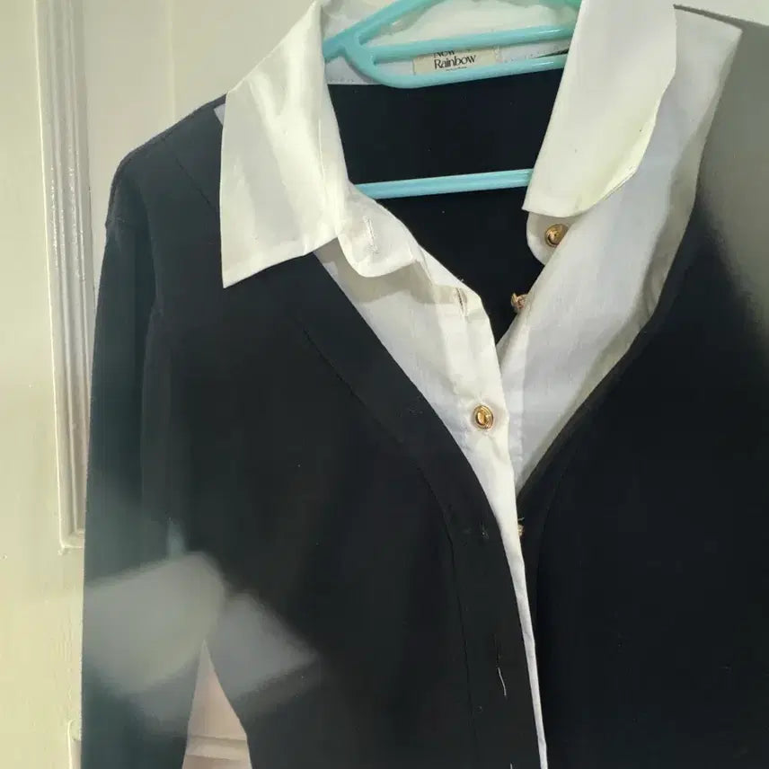 [BUNJANG] Black and White Color Block Blouse / 블랙 앤 화이트 배색 블라우스
