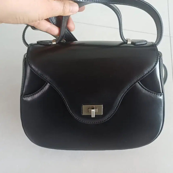 [SOLD OUT] 아포아 블랙 파오백