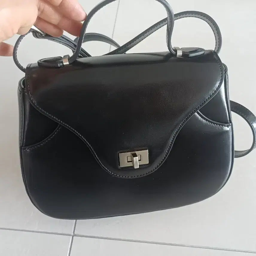 [SOLD OUT] 아포아 블랙 파오백