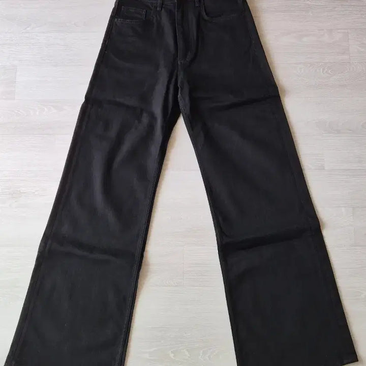 [SOLD OUT] (새상품)COS 코스 플레어 데님 팬츠 블랙 27