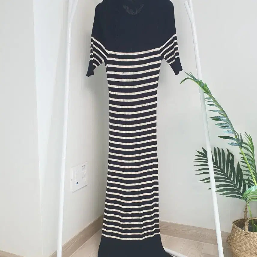 [BUNJANG] COS Striped Ribbed Knit Long Dress / 코스cos 스트라이프 골지니트 반팔롱원피스