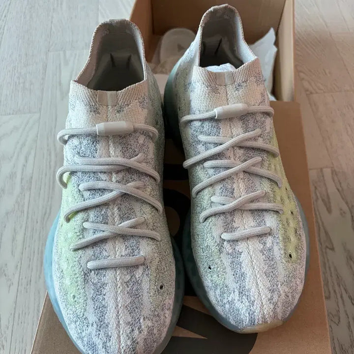 [BUNJANG] Adidas Yeezy 380 Alien Blue Reflective Sneakers / 이지 380 에일리언 블루 리플렉티브 265