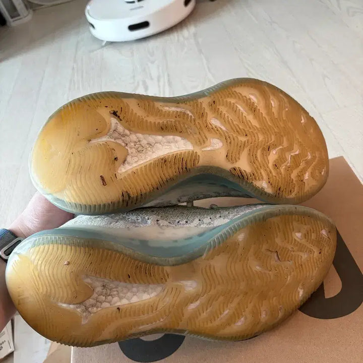 [BUNJANG] Adidas Yeezy 380 Alien Blue Reflective Sneakers / 이지 380 에일리언 블루 리플렉티브 265