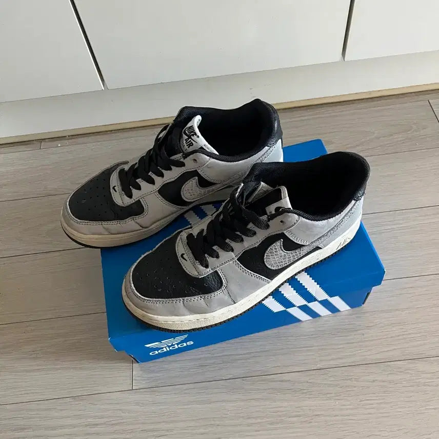 [BUNJANG] Nike Air Force 1 Silver Snakeskin 240mm / 나이키 에어포스 실버 스네이크 뱀피 240사이즈