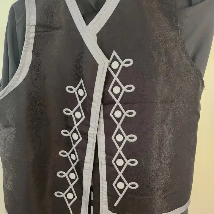 [BUNJANG] Identity V Puppeteer Cosplay Costume Set / 제5인격 인형사 코스옷 (가발포함)