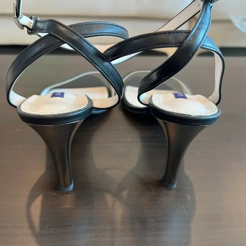 [SOLD OUT] 세라 블라썸 샌들 37(240) 7~8cm
