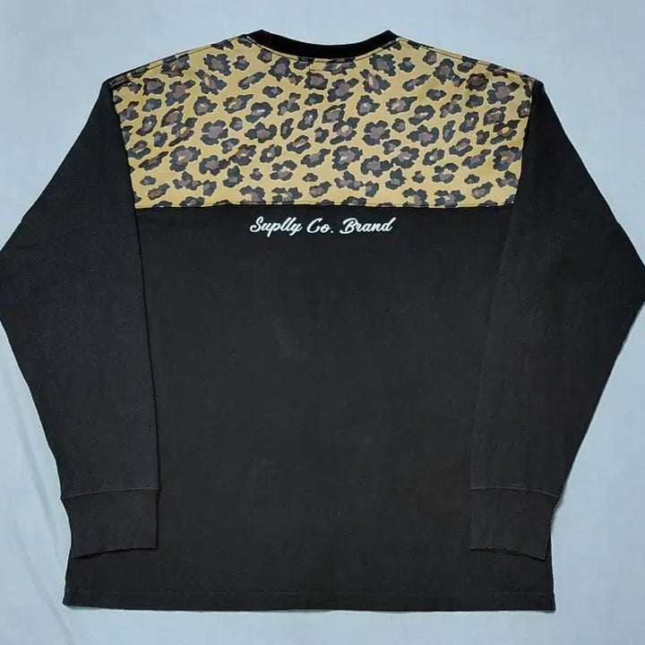 [BUNJANG] Rodeo Crowns Leopard Back Panel Sweatshirt / [L] 로데오 크라운즈(Rodeo Crowns) 백패널 레오파드 맨투맨