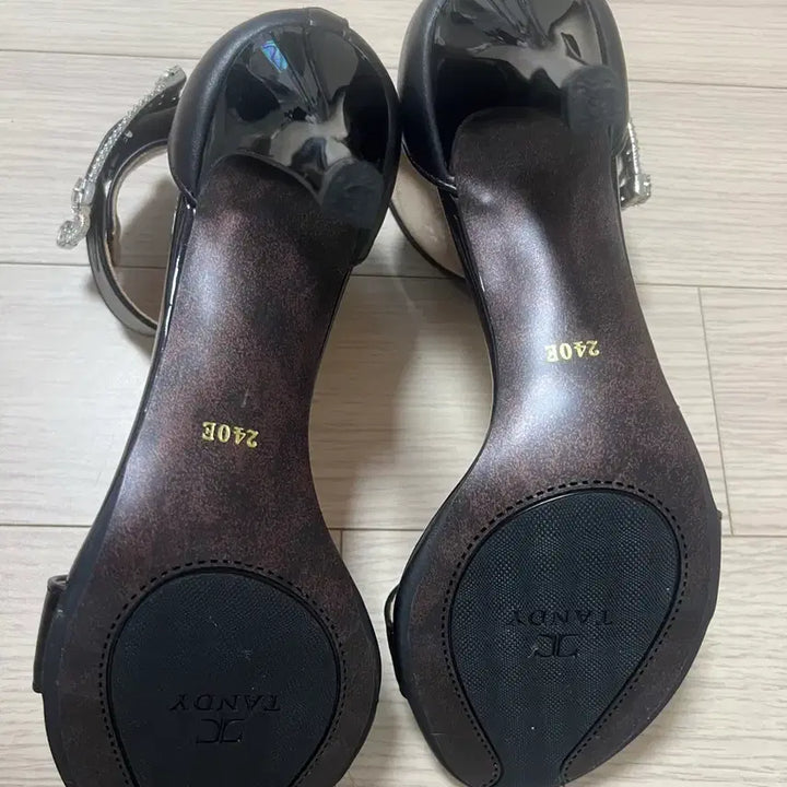 [SOLD OUT] 탠디 샌들 240E 7~8cm