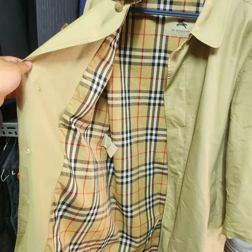 [SOLD OUT] 버버리  클래식 런던 트렌치 코트 105 사이즈