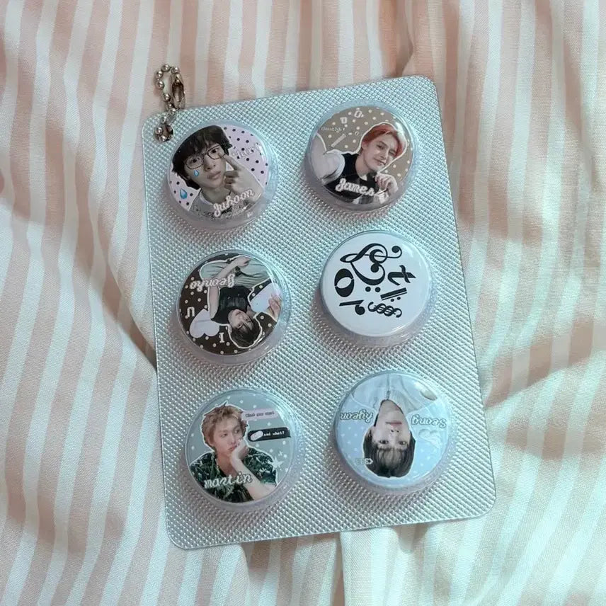[SOLD OUT] 코르티스 핀뱃지 핀버튼 키링 캡슐키링 제임스 마틴 주훈 성현 건호