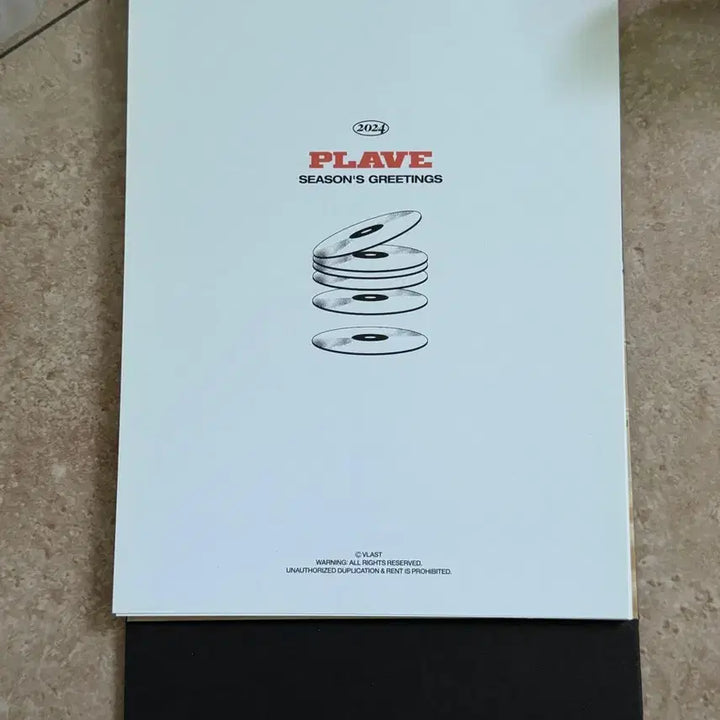 [SOLD OUT] 플레이브 2024 시즌그리팅 달력 / 다이어리