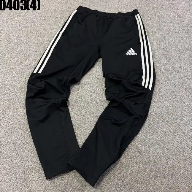 [BUNJANG] Adidas Three-Stripe Training Pants Black (Size 160) / 160 아디다스 삼선 트레이닝 바지 블랙 0403(4)