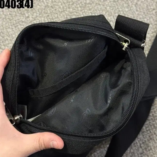 [BUNJANG] Dickies Mini Cross Bag / 디키즈 블랙 미니 크로스백 0403(4)