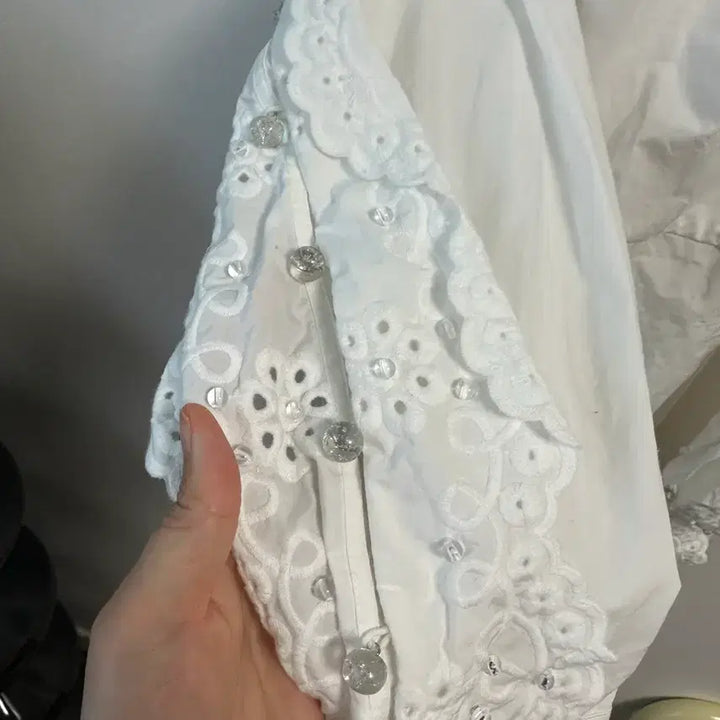 [SOLD OUT] 수잔팡X앤아더스토리즈 오프숄더 블라우스 - 36 Size