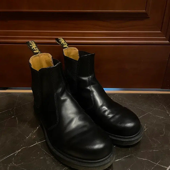[BUNJANG] Dr. Martens 2976 Chelsea Boots Black 240 / 닥터마틴 2976 첼시 부츠 블랙 240사이즈