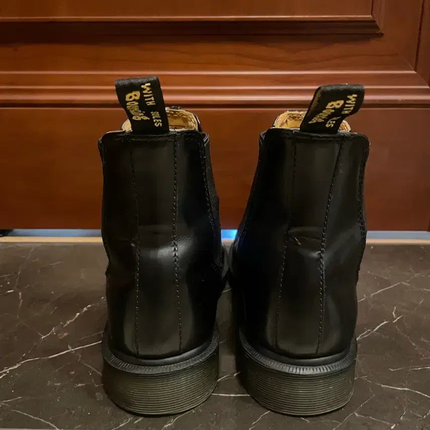 [BUNJANG] Dr. Martens 2976 Chelsea Boots Black 240 / 닥터마틴 2976 첼시 부츠 블랙 240사이즈