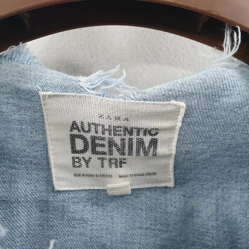 [BUNJANG] F Zara Distressed Light Wash Denim Jacket / F 자라 여성 디스트로이드 연청자켓